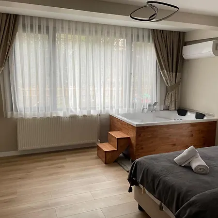 Lazmaris Aparthotel